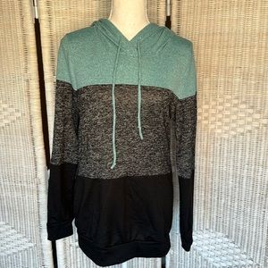 Colorblock hooded pullover